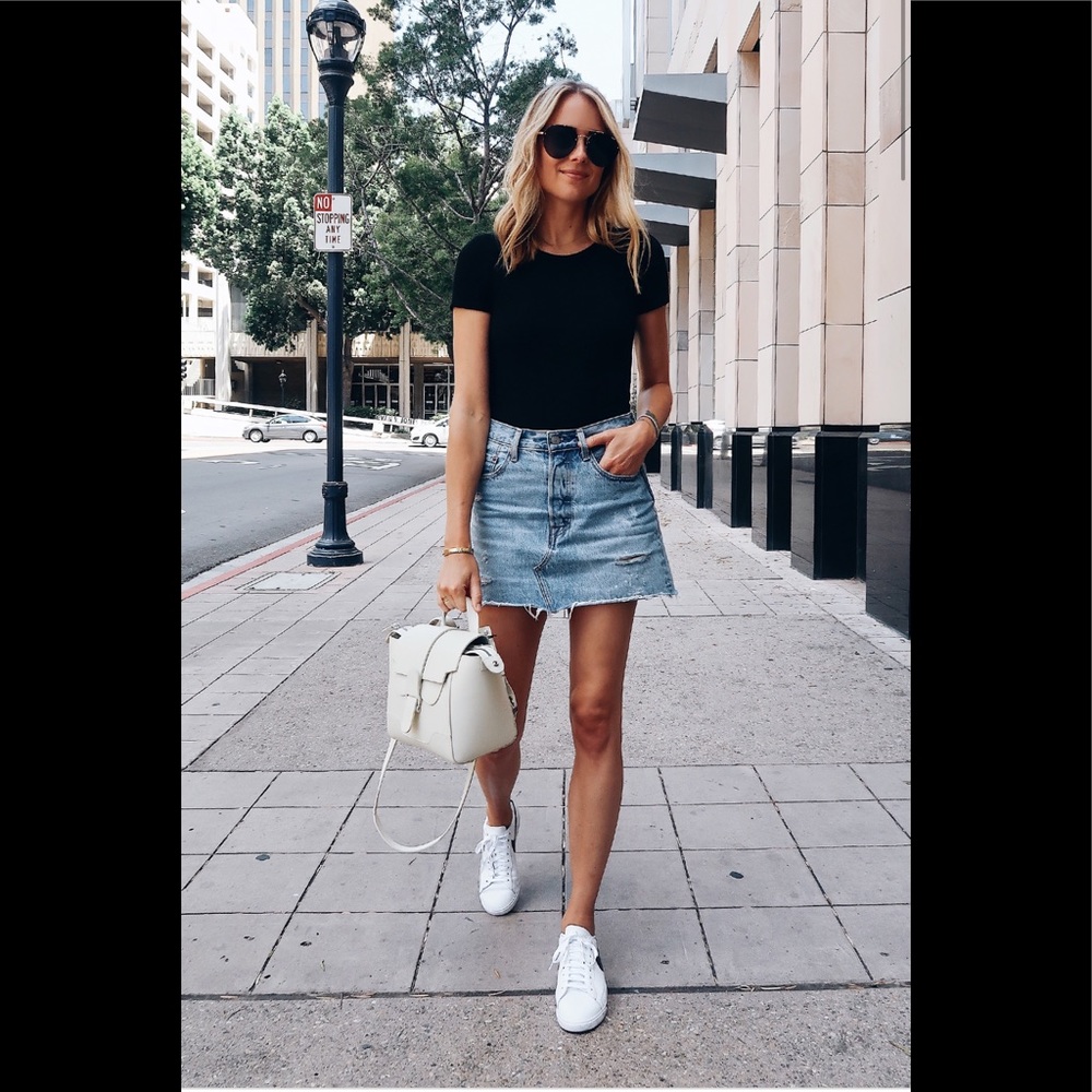 Levis Denim Mini Skirt, Frayed Distress Hem - Picture 3 of 8